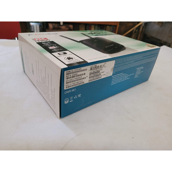 US Cellular DWR-961 D-Link 4G LTE Dual Band Wireless AC1200 High Speed Router - Picture 2 of 9